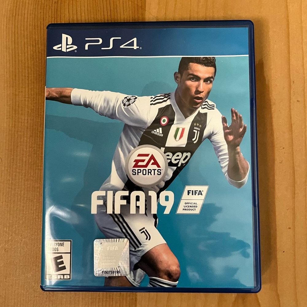 PS4 FIFA19 EA Sports Video Game